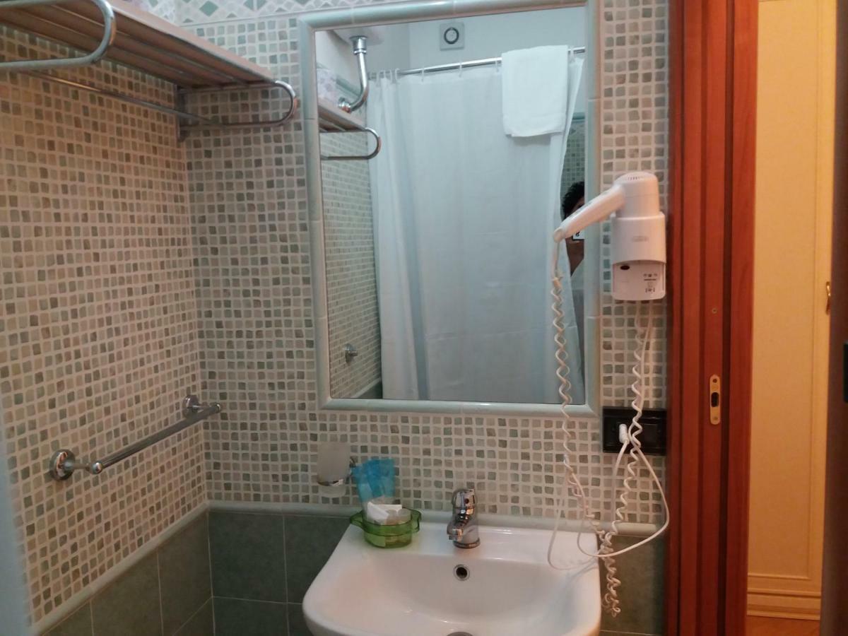 לינה וארוחת בוקר Borgo Montenero Il Piccolo Nido מראה חיצוני תמונה